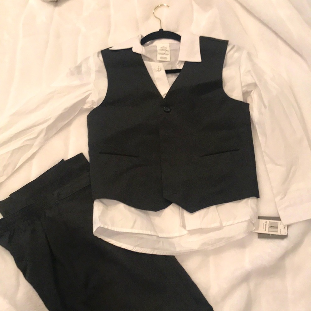 Van Heusen Boys 3 piece set. Size 10.   (A-2)